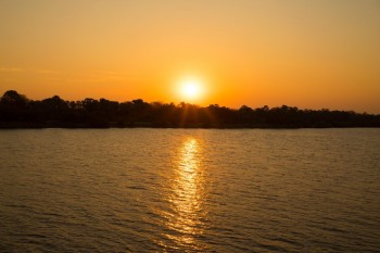 Круиз по реке Замбези на закате